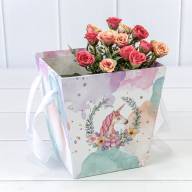 Коробка &quot;Ваза для цветов&quot; 14,5*14,5*15 с ручками &quot;Единорог&quot; 1/10 1/120 Арт: 720107/5 - Коробка "Ваза для цветов" 14,5*14,5*15 с ручками "Единорог" 1/10 1/120 Арт: 720107/5